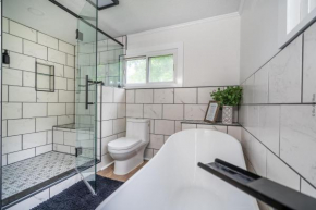 Spacious 5-Bedroom Soha Boho in South Haven, MI - Sleeps 14